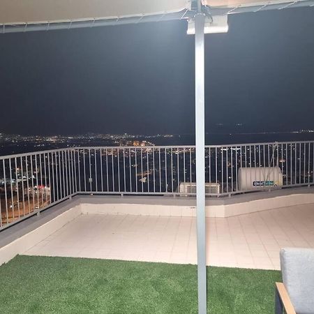 Апартаменты דירת זוּגַג מפנקת עם מרפסת משגעת ונוף למפרץ. Эйлат Экстерьер фото